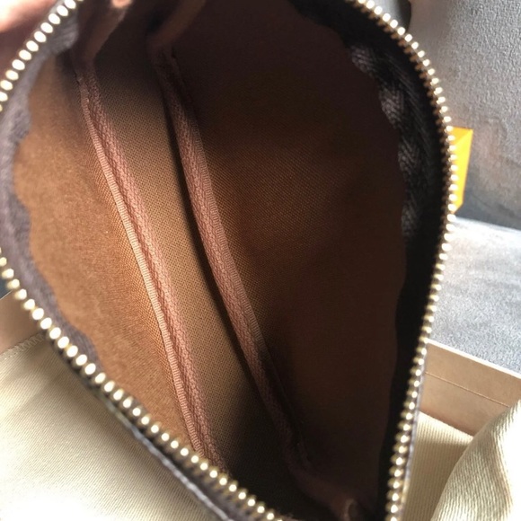 ⭐SOLD⭐ Louis Vuitton Monogram Mini Pochette - Picture 7 of 8